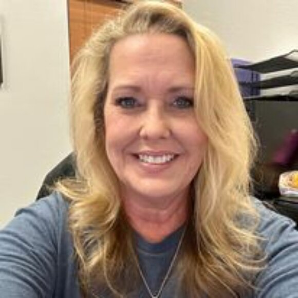 Meet your Posher, Christi - Picture 2 of 5